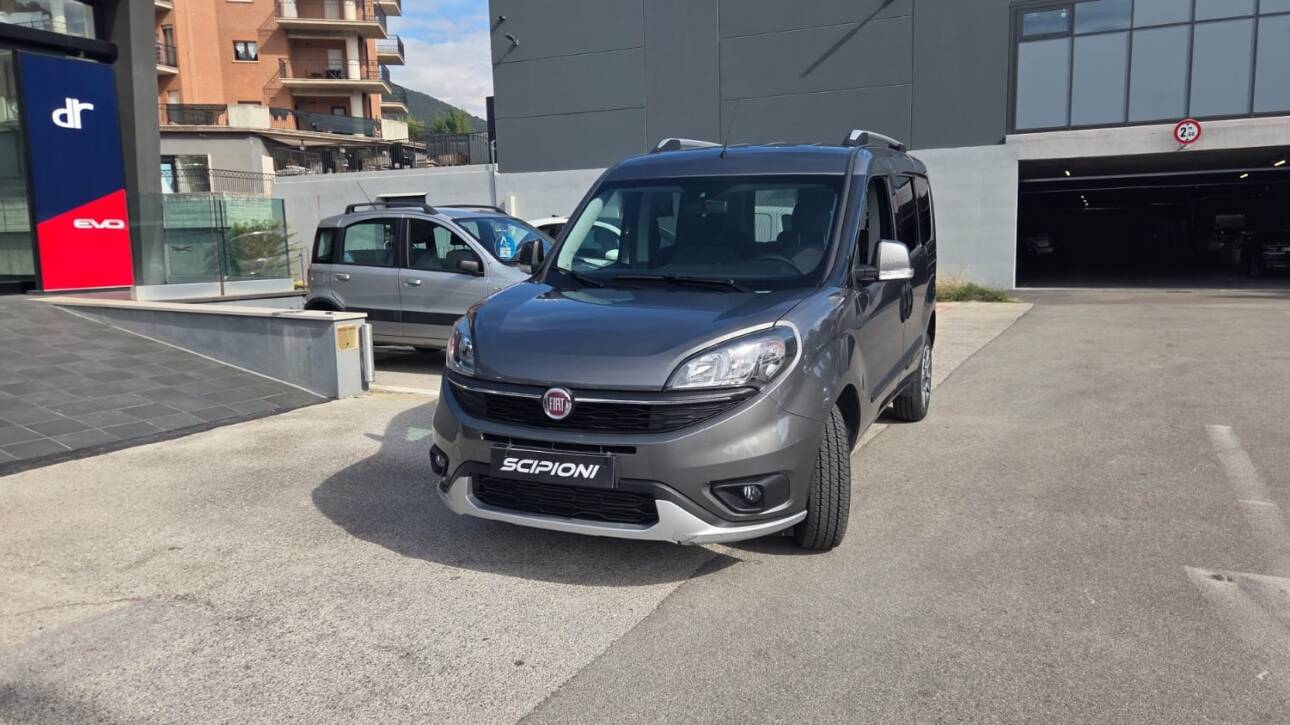 FIAT DOBLO’ MJT 120cv TREKKING